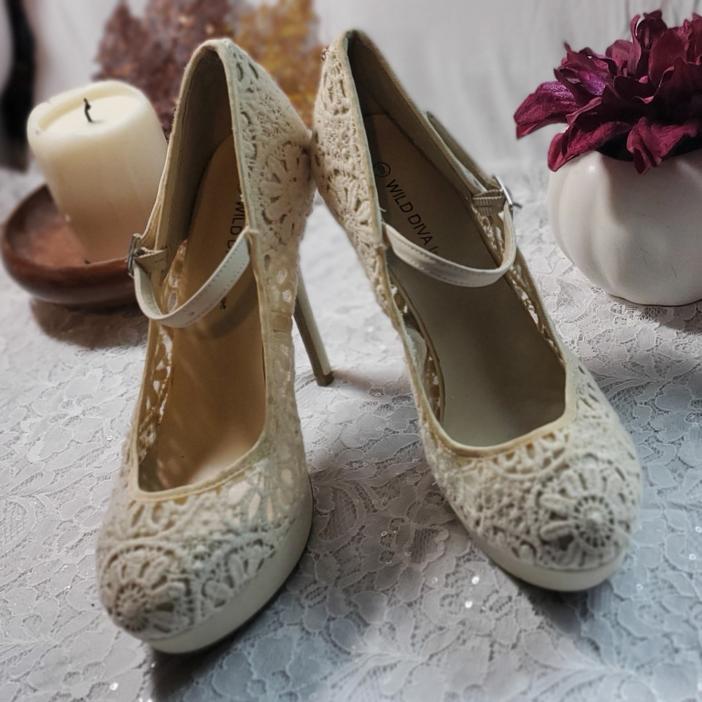 Wild Diva Lounge Stilleto Heels (Cream, Lace)
